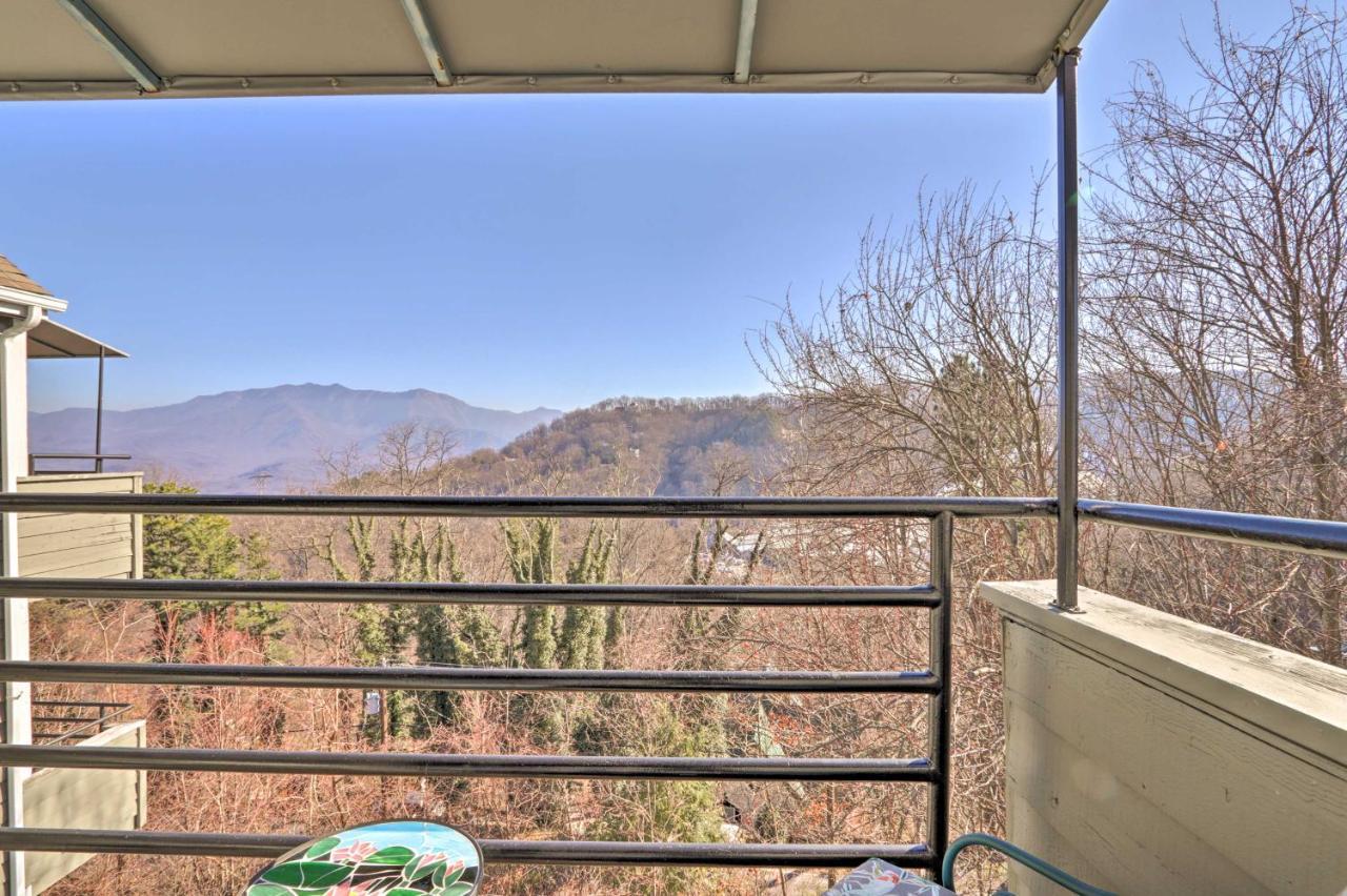 Unique Smokies Ski Shack With Mountain-Top View Gatlinburg Bagian luar foto