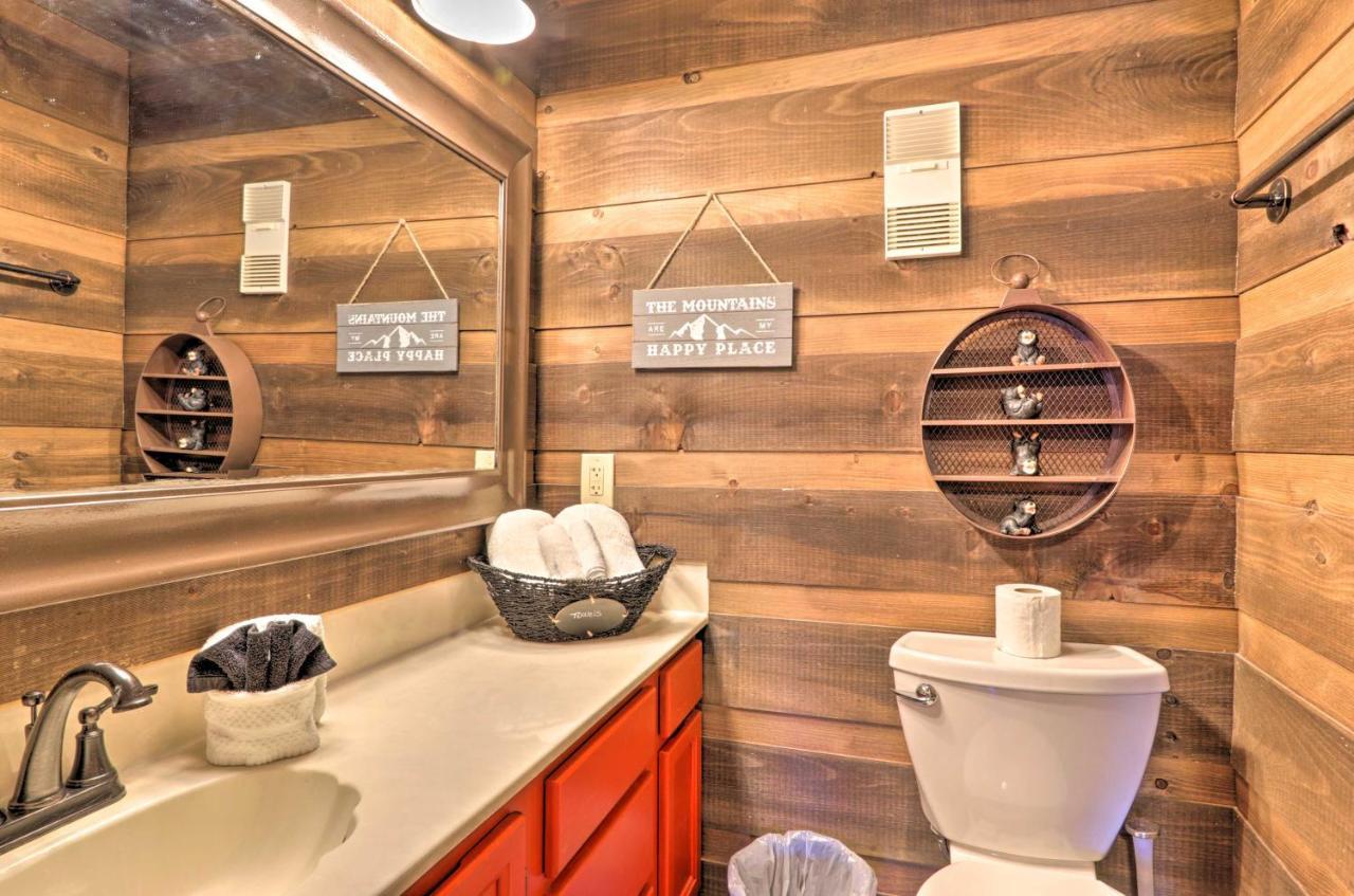 Unique Smokies Ski Shack With Mountain-Top View Gatlinburg Bagian luar foto
