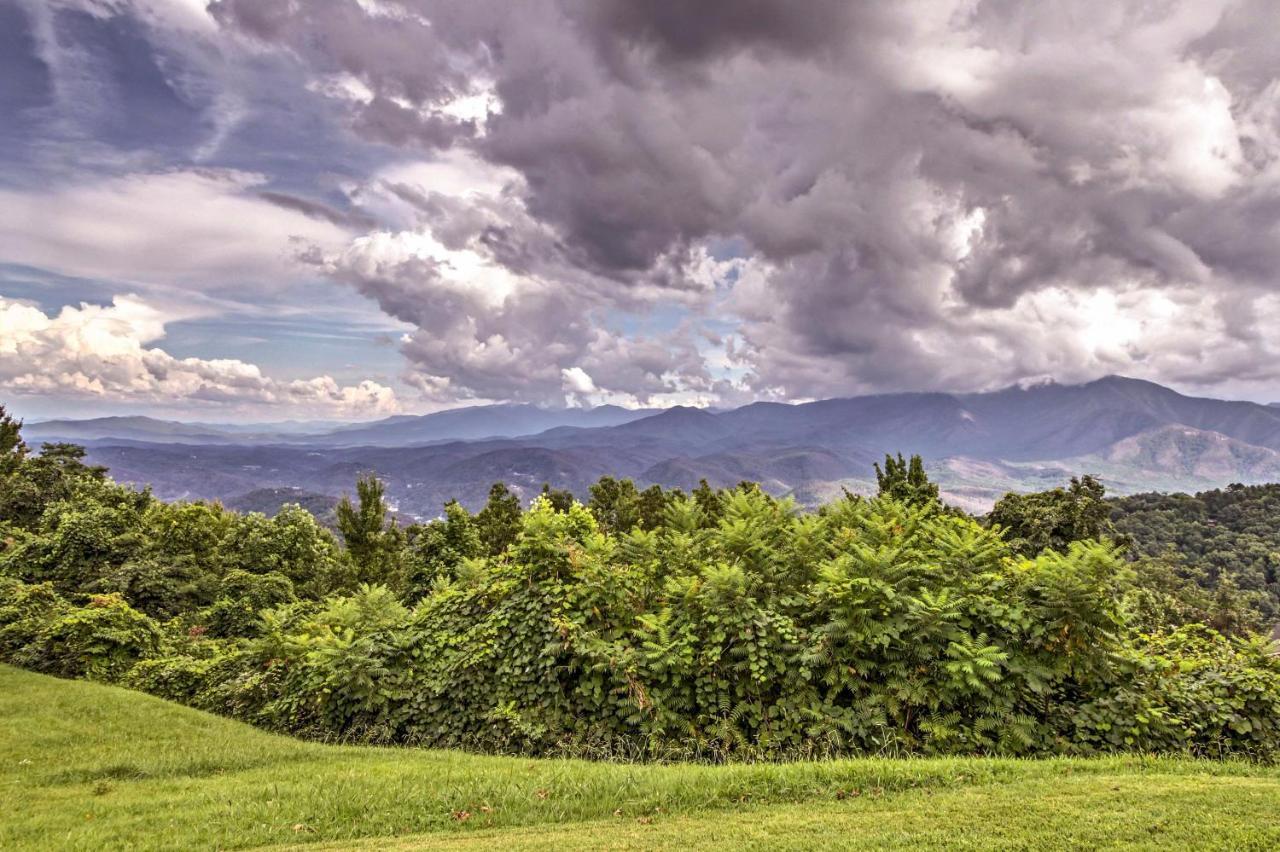 Unique Smokies Ski Shack With Mountain-Top View Gatlinburg Bagian luar foto