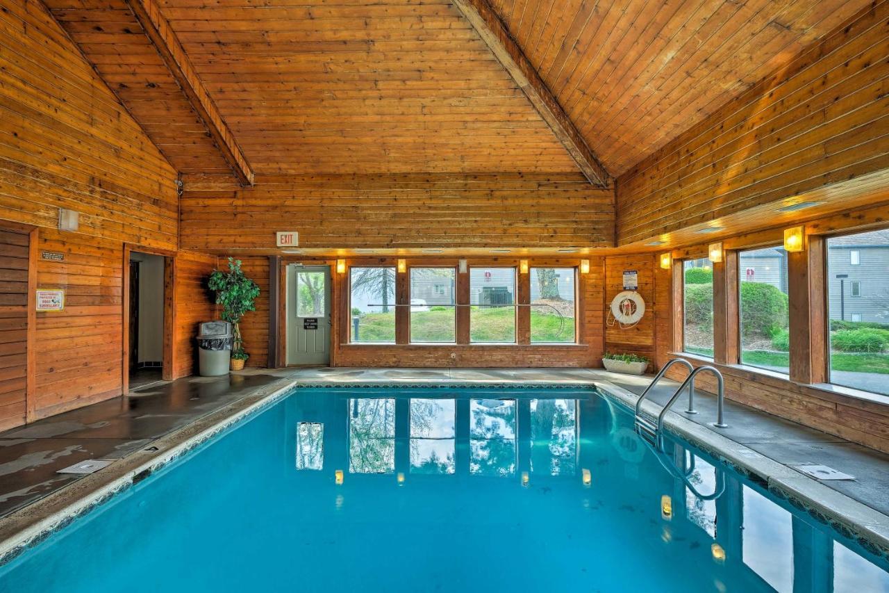Unique Smokies Ski Shack With Mountain-Top View Gatlinburg Bagian luar foto